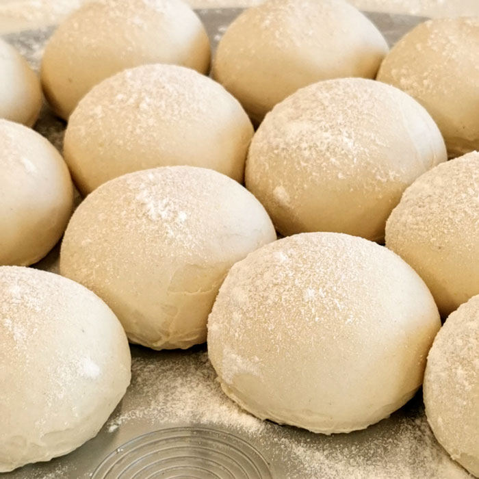 Teiglinge für Brötchen/Dough pieces for bread rolls